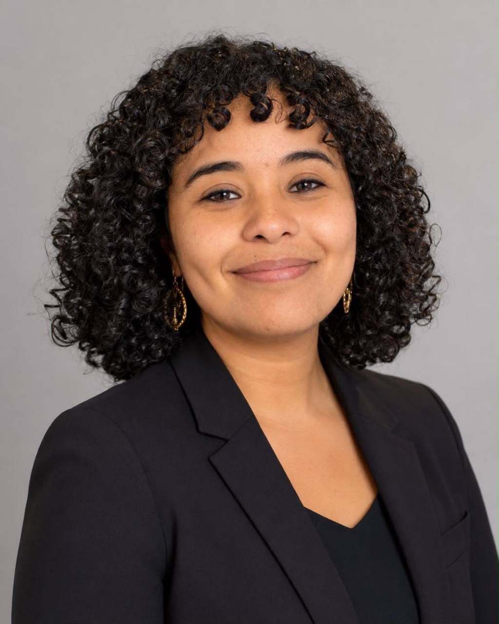 Portrait of Warda, English tutor and linguist